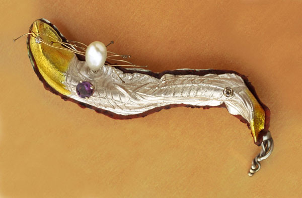 brooch-1.jpg